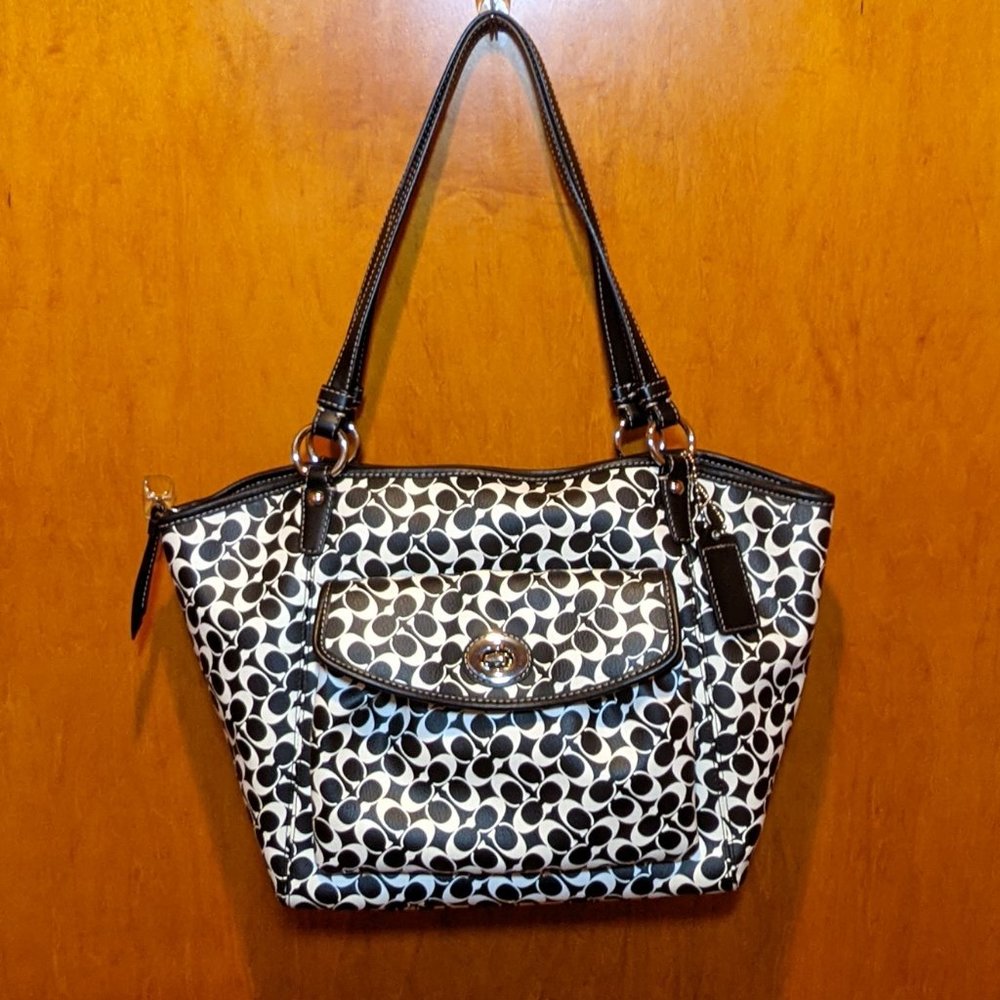 Coach - Signature Leather Tote